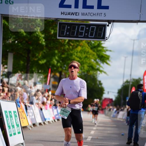 20.09.2026 - PSD Bank Halbmarathon LAZAROV Photography http://msf.ph/oto/10498439 20.09.2026 11:19:00 Ziel 3891 meine-sportfotos.de