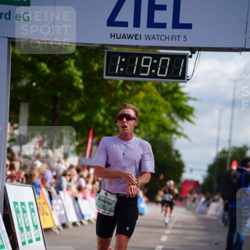 20.09.2026 - PSD Bank Halbmarathon LAZAROV Photography http://msf.ph/oto/10498440 20.09.2026 11:19:00 Ziel 3891 meine-sportfotos.de