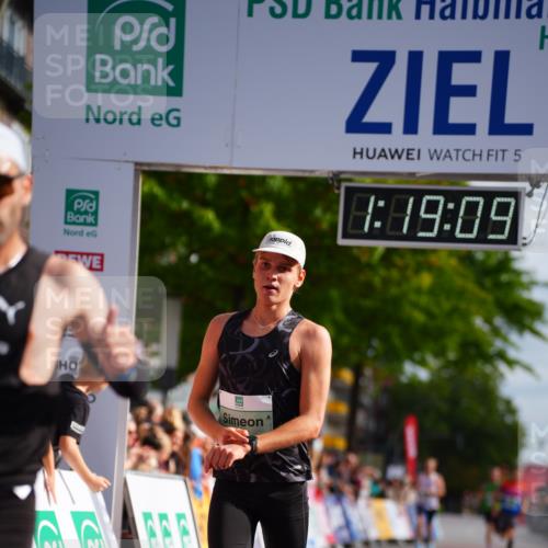 20.09.2026 - PSD Bank Halbmarathon LAZAROV Photography http://msf.ph/oto/10498447 20.09.2026 11:19:09 Ziel 3171, 4119 meine-sportfotos.de