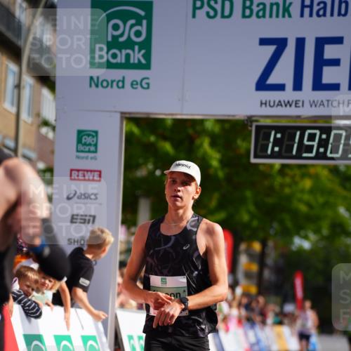 20.09.2026 - PSD Bank Halbmarathon LAZAROV Photography http://msf.ph/oto/10498448 20.09.2026 11:19:09 Ziel 3171, 4119 meine-sportfotos.de