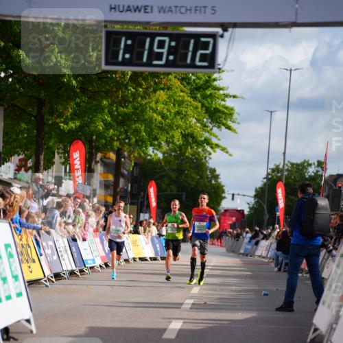 20.09.2026 - PSD Bank Halbmarathon LAZAROV Photography http://msf.ph/oto/10498449 20.09.2026 11:19:12 Ziel 2541, 3171, 4119, 4169 meine-sportfotos.de
