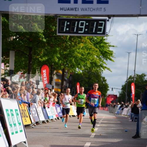 20.09.2026 - PSD Bank Halbmarathon LAZAROV Photography http://msf.ph/oto/10498451 20.09.2026 11:19:13 Ziel 2541, 3171, 3272, 4119, 4169 meine-sportfotos.de