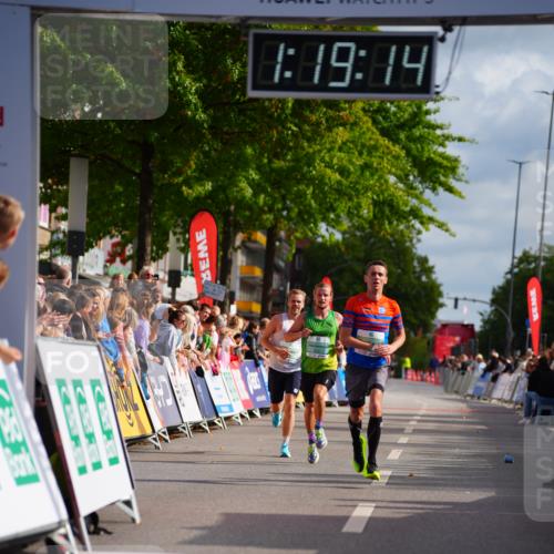 20.09.2026 - PSD Bank Halbmarathon LAZAROV Photography http://msf.ph/oto/10498452 20.09.2026 11:19:13 Ziel 2541, 3171, 3272, 4119, 4169 meine-sportfotos.de