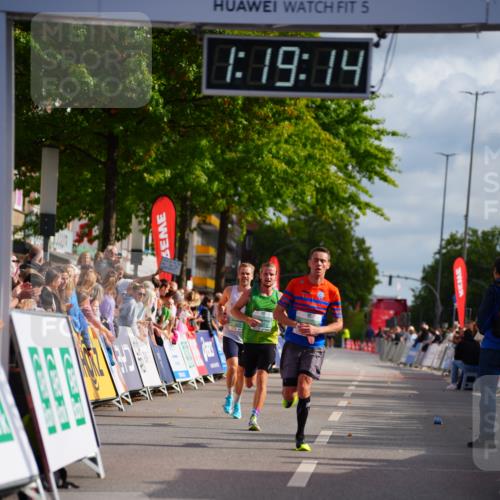 20.09.2026 - PSD Bank Halbmarathon LAZAROV Photography http://msf.ph/oto/10498453 20.09.2026 11:19:13 Ziel 2541, 3171, 3272, 4119, 4169 meine-sportfotos.de