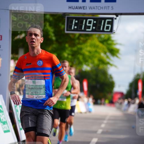 20.09.2026 - PSD Bank Halbmarathon LAZAROV Photography http://msf.ph/oto/10498456 20.09.2026 11:19:16 Ziel 2541, 3171, 3272, 4169 meine-sportfotos.de