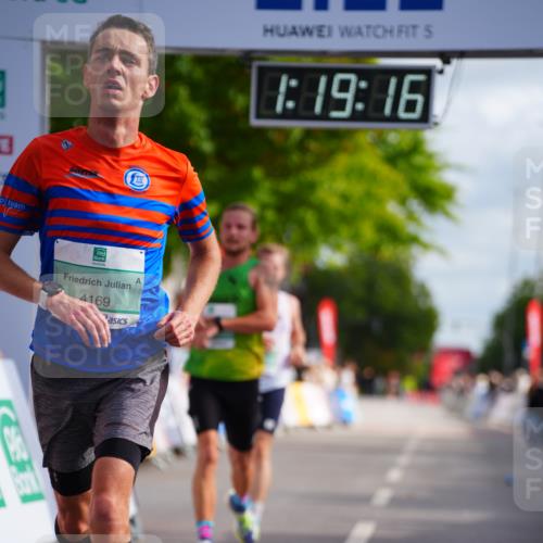 20.09.2026 - PSD Bank Halbmarathon LAZAROV Photography http://msf.ph/oto/10498457 20.09.2026 11:19:16 Ziel 2541, 3171, 3272, 4169 meine-sportfotos.de