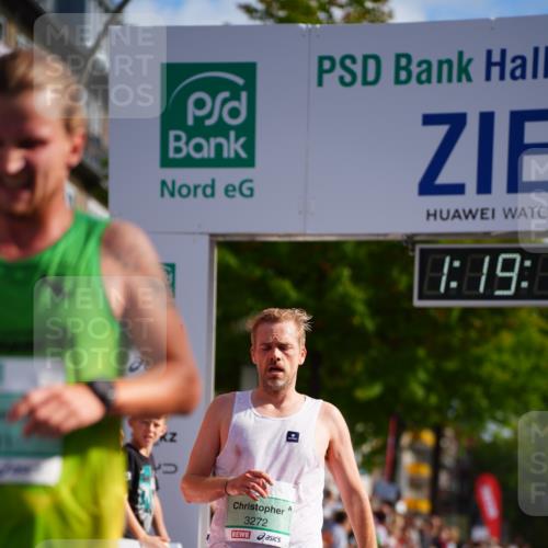 20.09.2026 - PSD Bank Halbmarathon LAZAROV Photography http://msf.ph/oto/10498462 20.09.2026 11:19:18 Ziel 2541, 3272, 4169 meine-sportfotos.de