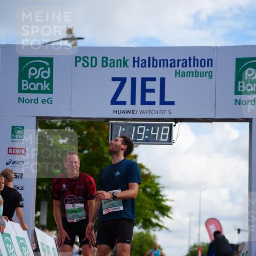 20.09.2026 - PSD Bank Halbmarathon LAZAROV Photography http://msf.ph/oto/10498478 20.09.2026 11:19:48 Ziel 1785, 4372, 4718 meine-sportfotos.de
