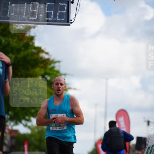20.09.2026 - PSD Bank Halbmarathon LAZAROV Photography http://msf.ph/oto/10498485 20.09.2026 11:19:51 Ziel 1785, 4372, 4718 meine-sportfotos.de