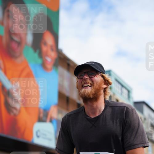 20.09.2026 - PSD Bank Halbmarathon LAZAROV Photography http://msf.ph/oto/10498494 20.09.2026 11:20:09 Ziel 2055 meine-sportfotos.de