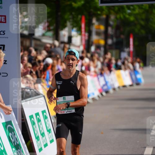 20.09.2026 - PSD Bank Halbmarathon LAZAROV Photography http://msf.ph/oto/10498508 20.09.2026 11:20:35 Ziel 1326 meine-sportfotos.de