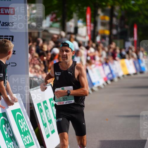 20.09.2026 - PSD Bank Halbmarathon LAZAROV Photography http://msf.ph/oto/10498509 20.09.2026 11:20:35 Ziel 1326 meine-sportfotos.de