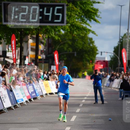 20.09.2026 - PSD Bank Halbmarathon LAZAROV Photography http://msf.ph/oto/10498510 20.09.2026 11:20:45 Ziel 3149 meine-sportfotos.de