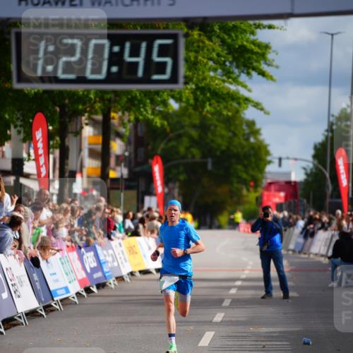 20.09.2026 - PSD Bank Halbmarathon LAZAROV Photography http://msf.ph/oto/10498511 20.09.2026 11:20:45 Ziel 3149 meine-sportfotos.de
