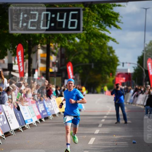 20.09.2026 - PSD Bank Halbmarathon LAZAROV Photography http://msf.ph/oto/10498512 20.09.2026 11:20:45 Ziel 3149 meine-sportfotos.de