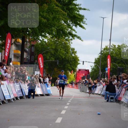 20.09.2026 - PSD Bank Halbmarathon LAZAROV Photography http://msf.ph/oto/10498520 20.09.2026 11:21:33 Ziel  meine-sportfotos.de