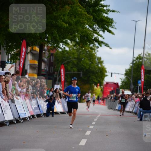 20.09.2026 - PSD Bank Halbmarathon LAZAROV Photography http://msf.ph/oto/10498528 20.09.2026 11:21:36 Ziel  meine-sportfotos.de