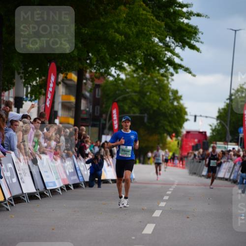 20.09.2026 - PSD Bank Halbmarathon LAZAROV Photography http://msf.ph/oto/10498529 20.09.2026 11:21:37 Ziel 1762 meine-sportfotos.de