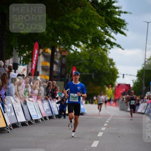20.09.2026 - PSD Bank Halbmarathon LAZAROV Photography http://msf.ph/oto/10498532 20.09.2026 11:21:38 Ziel 1762 meine-sportfotos.de