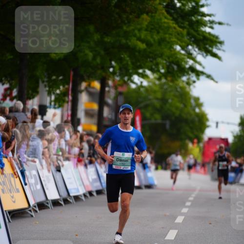 20.09.2026 - PSD Bank Halbmarathon LAZAROV Photography http://msf.ph/oto/10498537 20.09.2026 11:21:39 Ziel 1762 meine-sportfotos.de
