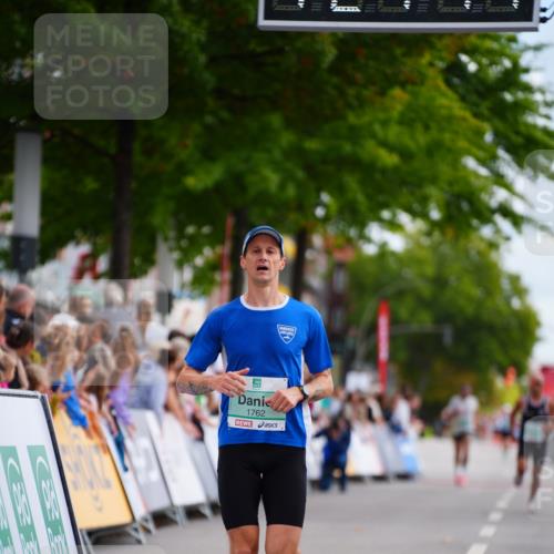 20.09.2026 - PSD Bank Halbmarathon LAZAROV Photography http://msf.ph/oto/10498539 20.09.2026 11:21:40 Ziel 1762 meine-sportfotos.de
