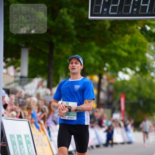 20.09.2026 - PSD Bank Halbmarathon LAZAROV Photography http://msf.ph/oto/10498540 20.09.2026 11:21:41 Ziel 1762 meine-sportfotos.de