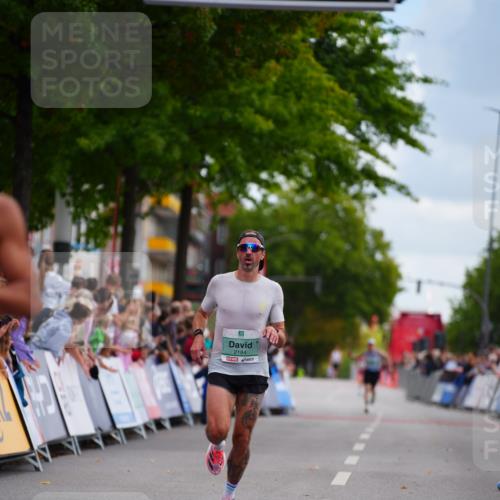 20.09.2026 - PSD Bank Halbmarathon LAZAROV Photography http://msf.ph/oto/10498556 20.09.2026 11:21:48 Ziel 1762, 2184, 4763 meine-sportfotos.de
