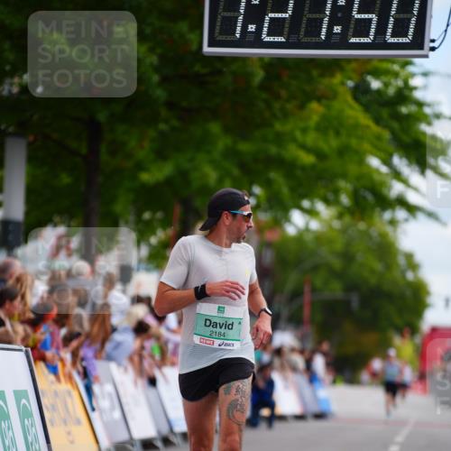 20.09.2026 - PSD Bank Halbmarathon LAZAROV Photography http://msf.ph/oto/10498561 20.09.2026 11:21:49 Ziel 1762, 2184, 4763 meine-sportfotos.de