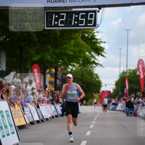 20.09.2026 - PSD Bank Halbmarathon LAZAROV Photography http://msf.ph/oto/10498576 20.09.2026 11:21:59 Ziel 1139 meine-sportfotos.de