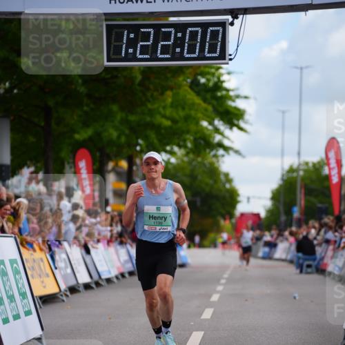 20.09.2026 - PSD Bank Halbmarathon LAZAROV Photography http://msf.ph/oto/10498577 20.09.2026 11:22:00 Ziel 1139 meine-sportfotos.de