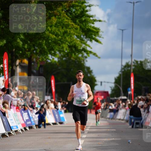 20.09.2026 - PSD Bank Halbmarathon LAZAROV Photography http://msf.ph/oto/10498593 20.09.2026 11:22:21 Ziel 2445 meine-sportfotos.de