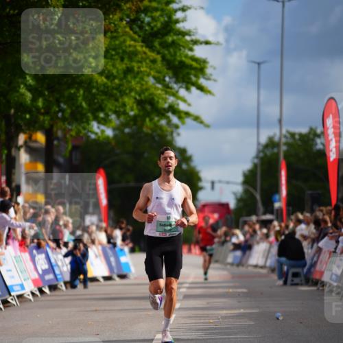 20.09.2026 - PSD Bank Halbmarathon LAZAROV Photography http://msf.ph/oto/10498594 20.09.2026 11:22:21 Ziel 2445 meine-sportfotos.de