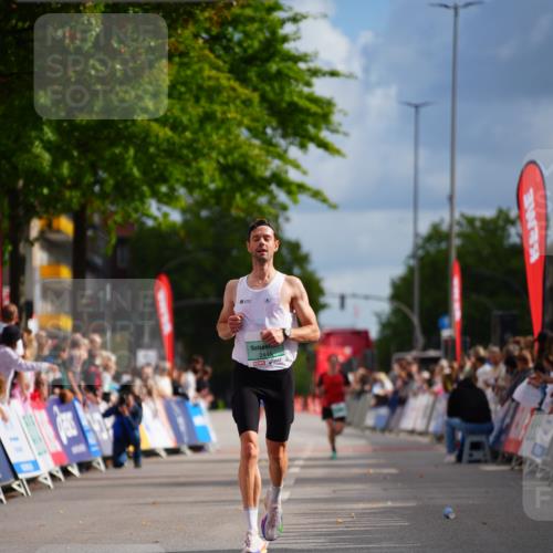 20.09.2026 - PSD Bank Halbmarathon LAZAROV Photography http://msf.ph/oto/10498595 20.09.2026 11:22:21 Ziel 2445 meine-sportfotos.de