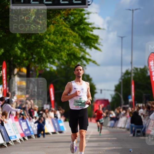 20.09.2026 - PSD Bank Halbmarathon LAZAROV Photography http://msf.ph/oto/10498596 20.09.2026 11:22:22 Ziel 2445 meine-sportfotos.de