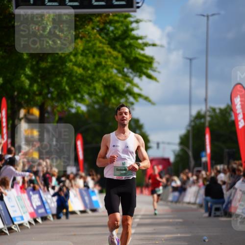 20.09.2026 - PSD Bank Halbmarathon LAZAROV Photography http://msf.ph/oto/10498597 20.09.2026 11:22:22 Ziel 2445 meine-sportfotos.de