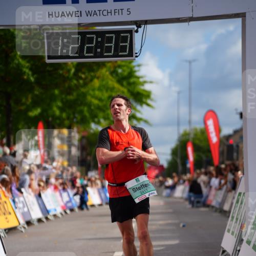 20.09.2026 - PSD Bank Halbmarathon LAZAROV Photography http://msf.ph/oto/10498619 20.09.2026 11:22:32 Ziel 2417, 2445 meine-sportfotos.de