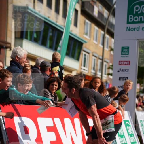 20.09.2026 - PSD Bank Halbmarathon LAZAROV Photography http://msf.ph/oto/10498624 20.09.2026 11:22:36 Ziel 2417 meine-sportfotos.de