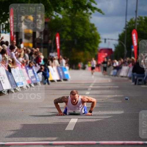 20.09.2026 - PSD Bank Halbmarathon LAZAROV Photography http://msf.ph/oto/10498651 20.09.2026 11:22:41 Ziel 2356 meine-sportfotos.de