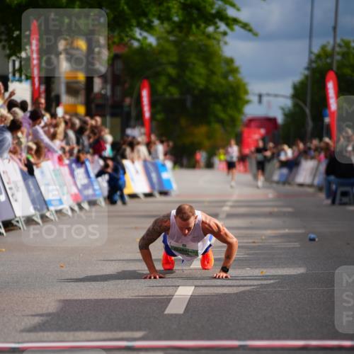 20.09.2026 - PSD Bank Halbmarathon LAZAROV Photography http://msf.ph/oto/10498655 20.09.2026 11:22:41 Ziel 2356 meine-sportfotos.de