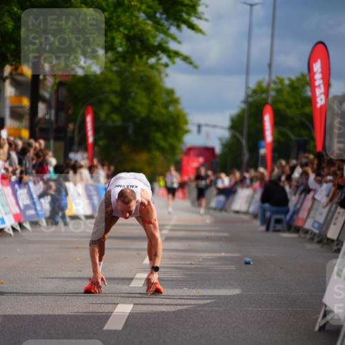 20.09.2026 - PSD Bank Halbmarathon LAZAROV Photography http://msf.ph/oto/10498661 20.09.2026 11:22:42 Ziel 2356 meine-sportfotos.de