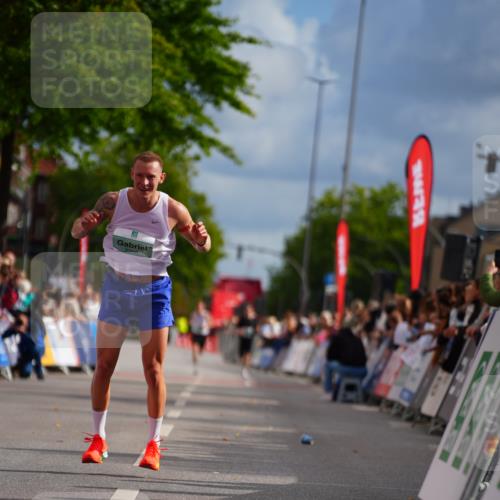 20.09.2026 - PSD Bank Halbmarathon LAZAROV Photography http://msf.ph/oto/10498666 20.09.2026 11:22:42 Ziel 2356 meine-sportfotos.de