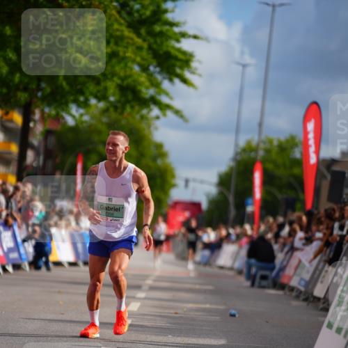 20.09.2026 - PSD Bank Halbmarathon LAZAROV Photography http://msf.ph/oto/10498669 20.09.2026 11:22:42 Ziel 2356 meine-sportfotos.de
