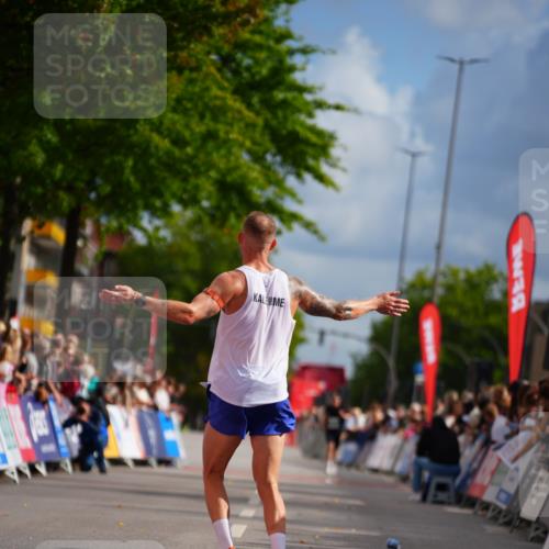 20.09.2026 - PSD Bank Halbmarathon LAZAROV Photography http://msf.ph/oto/10498675 20.09.2026 11:22:43 Ziel 2356 meine-sportfotos.de
