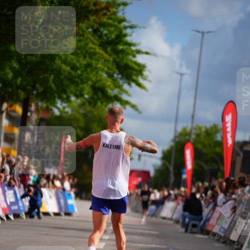 20.09.2026 - PSD Bank Halbmarathon LAZAROV Photography http://msf.ph/oto/10498677 20.09.2026 11:22:43 Ziel 2356 meine-sportfotos.de