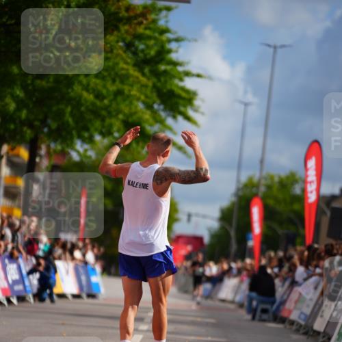 20.09.2026 - PSD Bank Halbmarathon LAZAROV Photography http://msf.ph/oto/10498680 20.09.2026 11:22:43 Ziel 2356 meine-sportfotos.de
