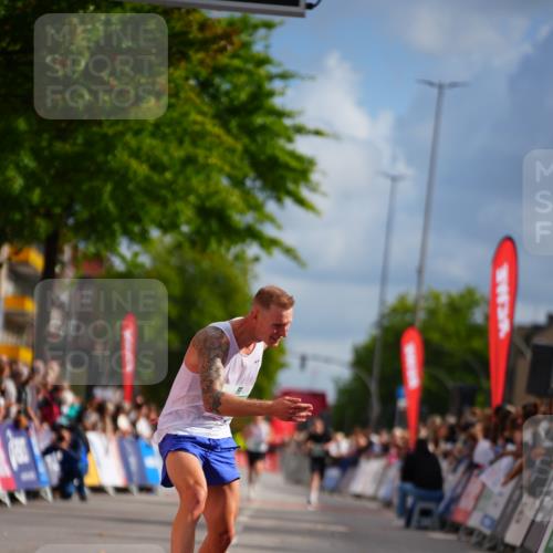 20.09.2026 - PSD Bank Halbmarathon LAZAROV Photography http://msf.ph/oto/10498686 20.09.2026 11:22:44 Ziel 2356 meine-sportfotos.de