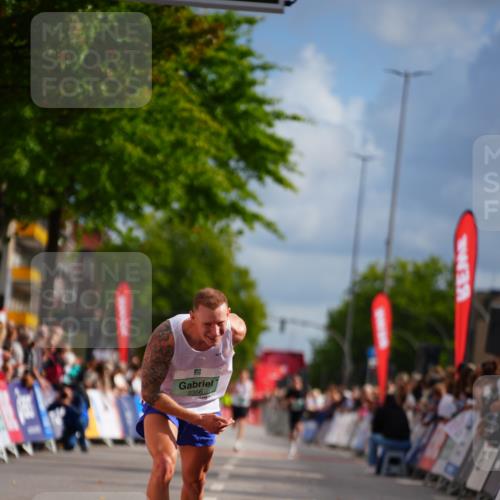 20.09.2026 - PSD Bank Halbmarathon LAZAROV Photography http://msf.ph/oto/10498689 20.09.2026 11:22:44 Ziel 2356 meine-sportfotos.de