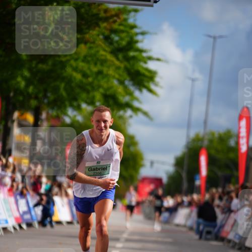 20.09.2026 - PSD Bank Halbmarathon LAZAROV Photography http://msf.ph/oto/10498694 20.09.2026 11:22:44 Ziel 2356 meine-sportfotos.de