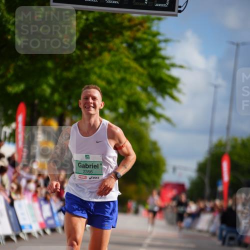 20.09.2026 - PSD Bank Halbmarathon LAZAROV Photography http://msf.ph/oto/10498701 20.09.2026 11:22:45 Ziel 2356 meine-sportfotos.de