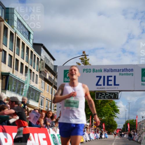 20.09.2026 - PSD Bank Halbmarathon LAZAROV Photography http://msf.ph/oto/10498724 20.09.2026 11:22:47 Ziel 2356 meine-sportfotos.de